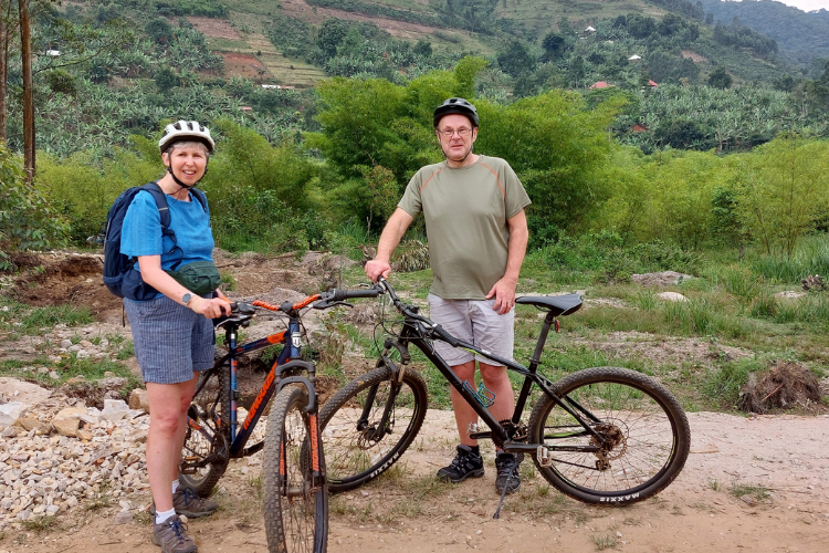 Ride 4 a woman biking<br />
